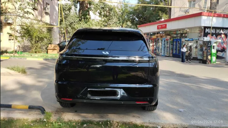 Lixiang L7 Продаётся Lixiang L7. Состояние: отличное — фото 1