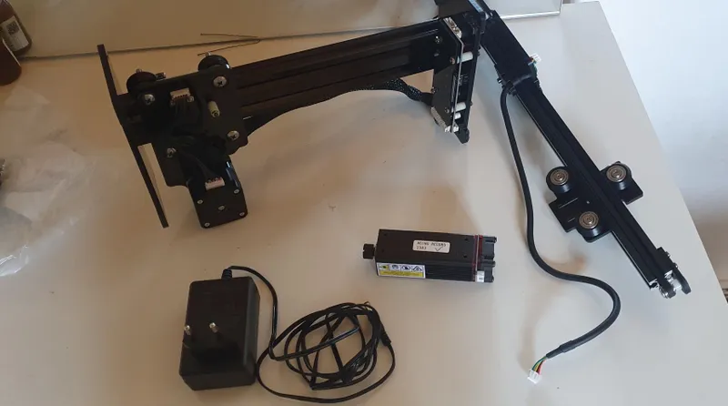 Yogichga gul tushiradigan printer