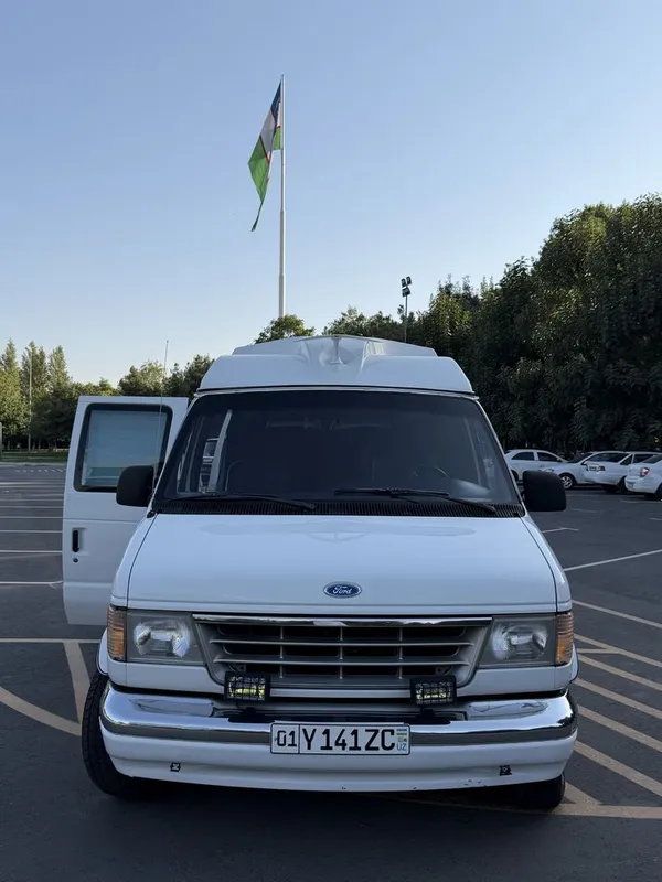 Ford Econoline Antikvar Hi limusine 2 Ford Econoline Antikvar Hi limusine 2