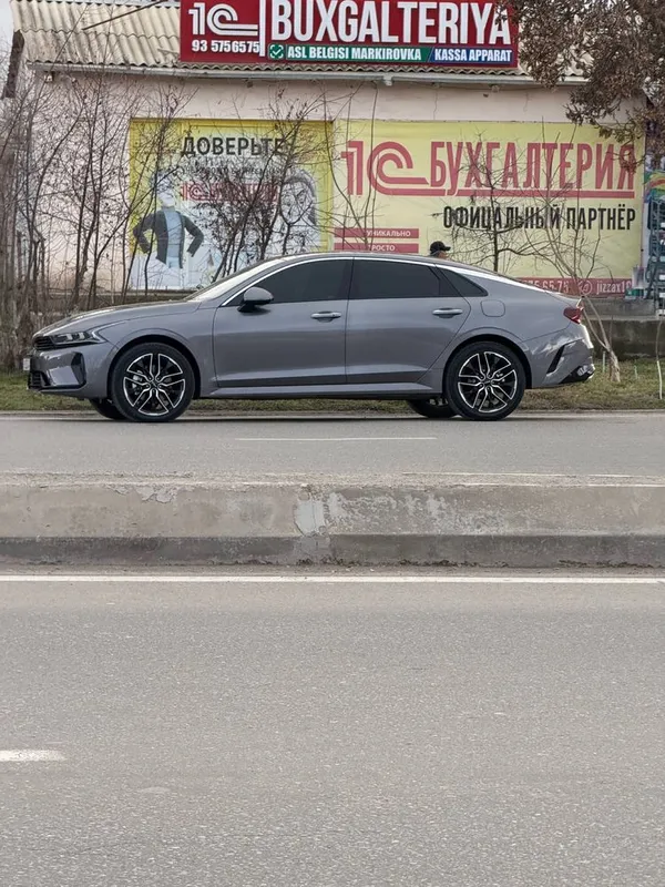 Kia K5 Full Premium salonda 540 millionligi — фото 4