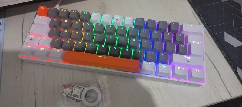 Продам клавиатуру t60