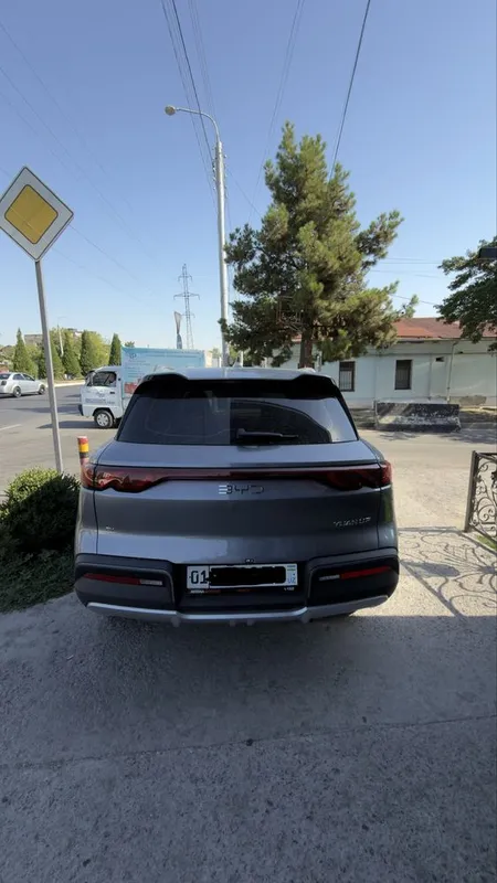 BYD Yuan up Full 401 km 3 BYD Yuan up Full 401 km 3