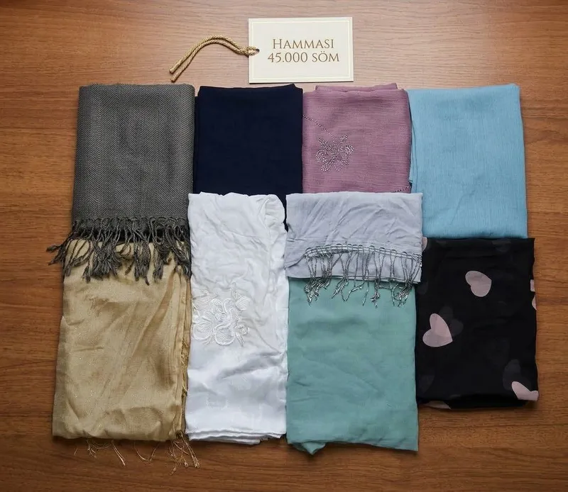 Набор шарфов, платков и платьев 2