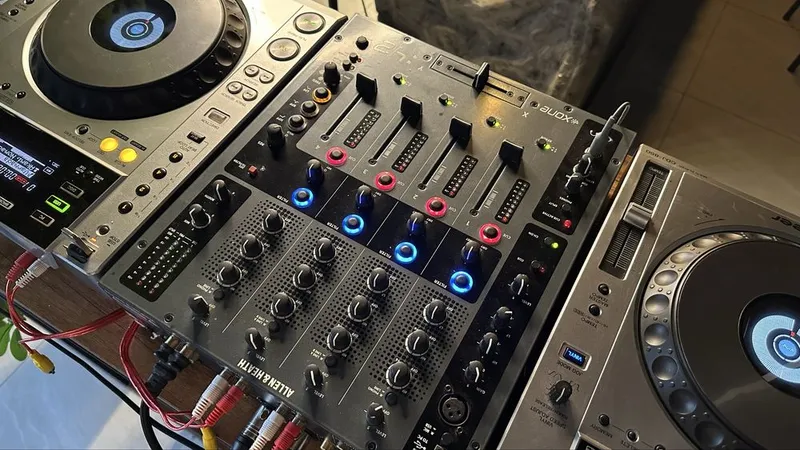 Продам Dj оборудования, Pioneer Cdj 850 2x и микшер Allen Heath 42 — фото 4
