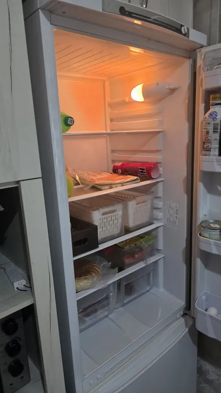 Холодильник Indesit 3 Холодильник Indesit 3