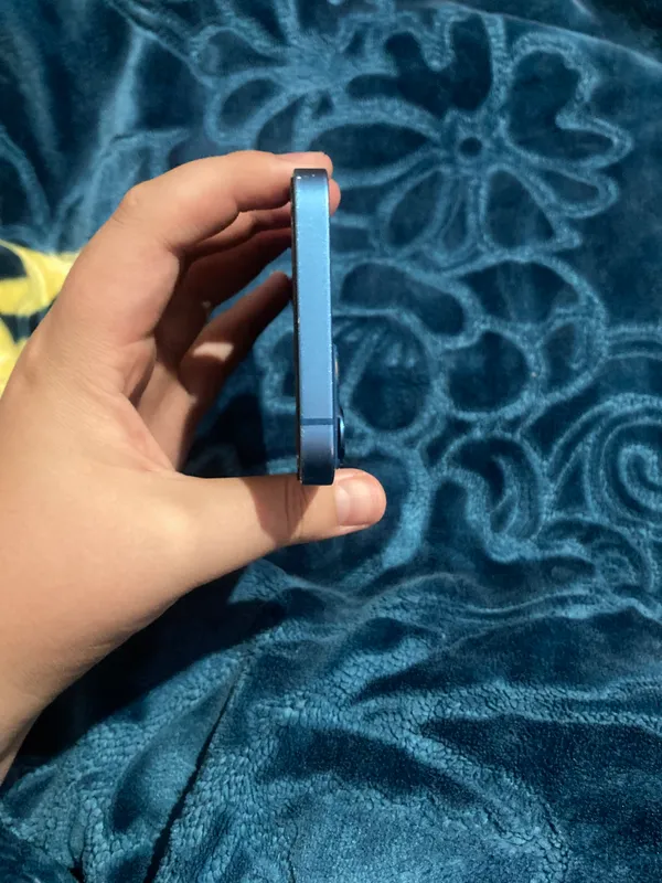 iPhone 13 Blu 128 GB 7 iPhone 13 Blu 128 GB 7