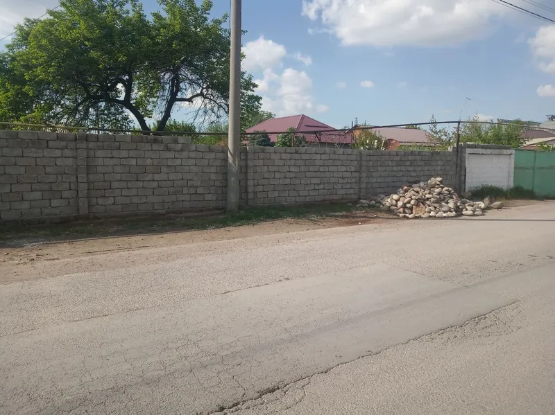 Продам дом старой постройки. 10 соток за 1 сотку прошу 15 000$ — фото 1