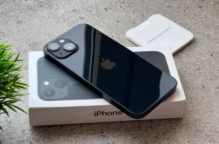 iPhone 13