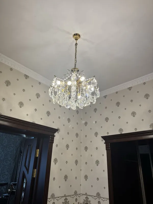 Продается люстра хрустальная
