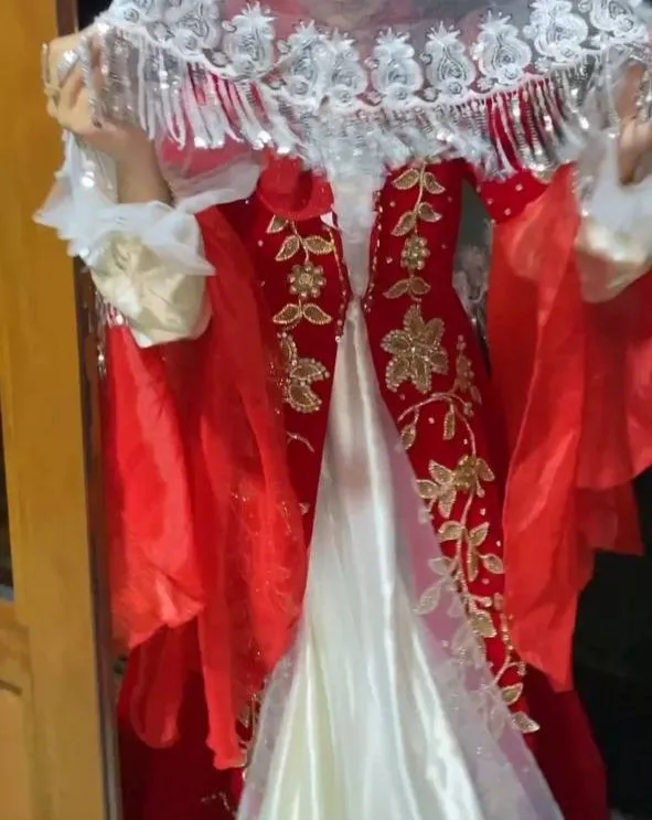 1 2marta kiyilgan ansambl