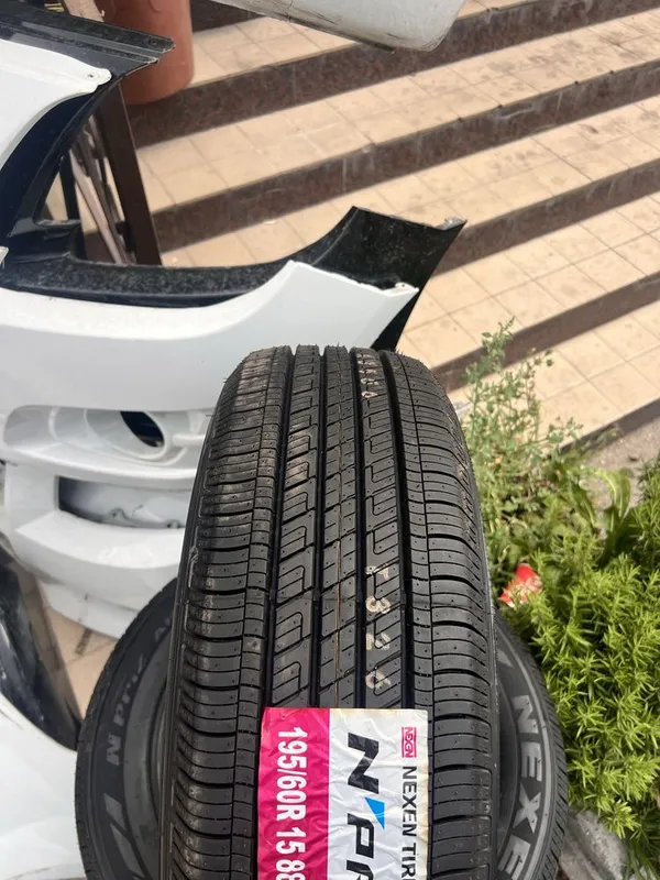Nexen 195/60/15 2