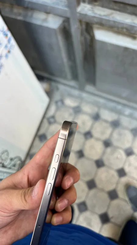 iPhone 16 pro max 4