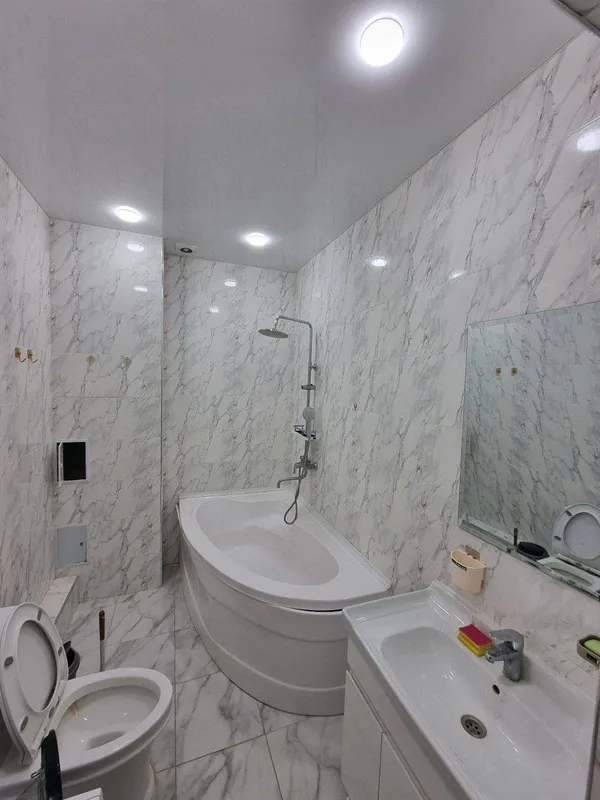 Vagzal qizil dom 2 xona 400$ 5 etaj 8 etajlik dom 1