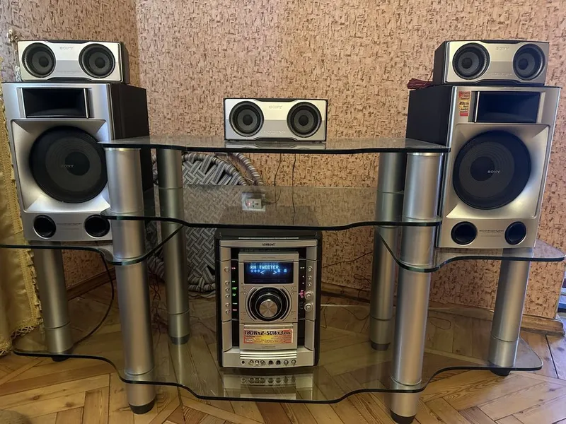 Музыкальный центр Sony 1 Музыкальный центр Sony 1