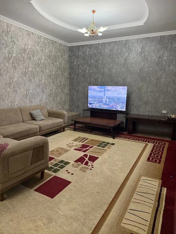 Bodomzorda 6 sotihli hovli. Remontlari bn. 5