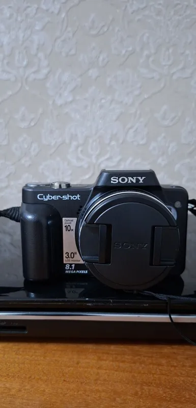 "Sony" fotoapparatini sotaman 7 "Sony" fotoapparatini sotaman 7