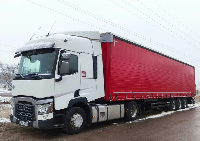 Тягач RENAULT 460 Volovo motor 2017y 400ming пробег 2 Тягач RENAULT 460 Volovo motor 2017y 400ming пробег 2