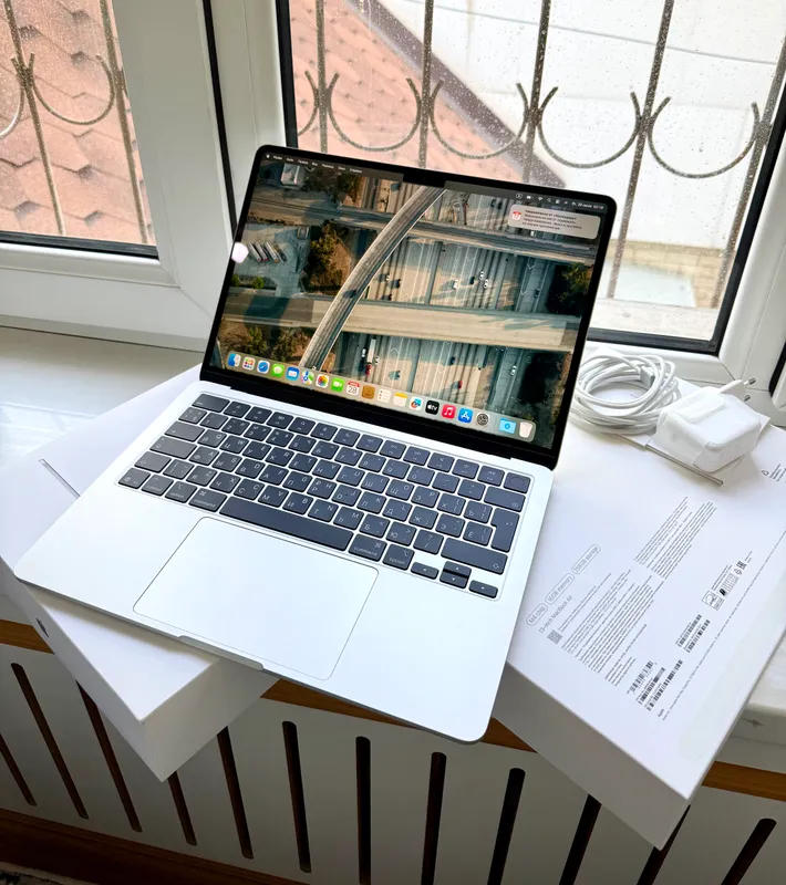 MacBook Air M4 Silver 16/256GB 11Цикл RU/A 3