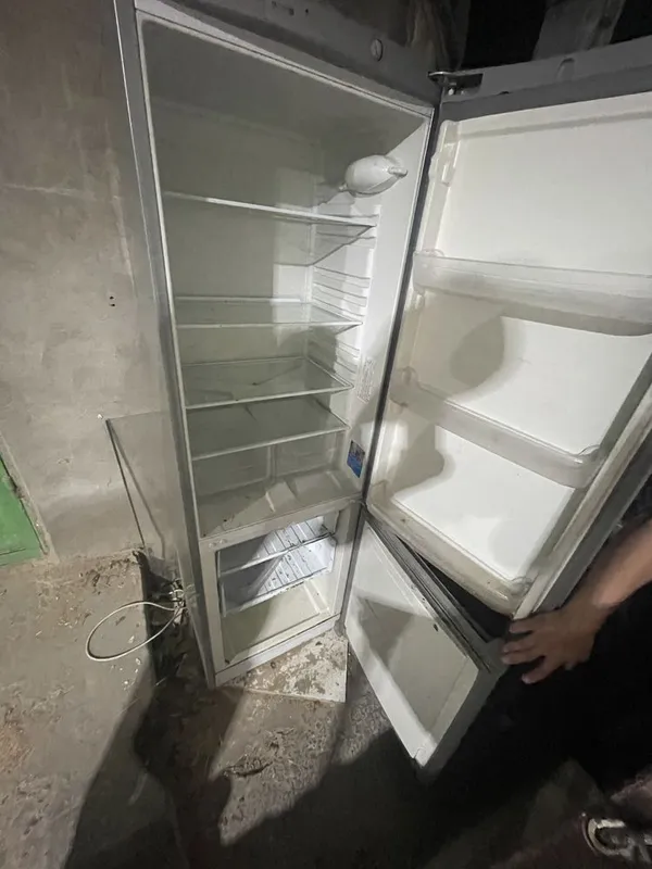 Indezit haladelnik holati yaxwi ishlidi srochna sotiladi 1