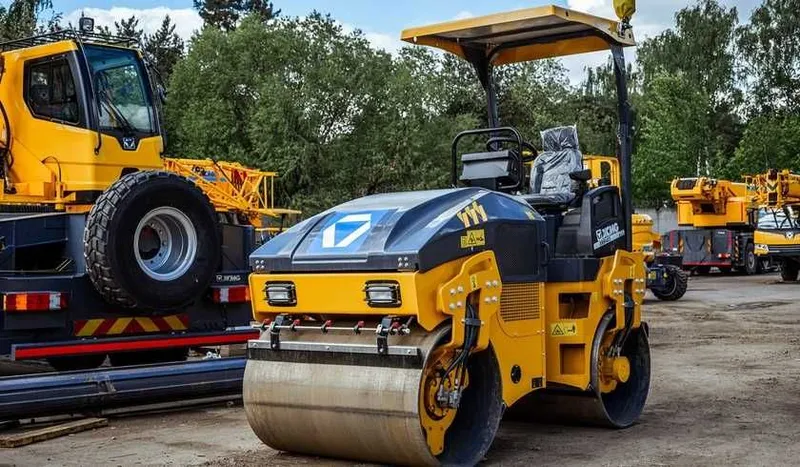 XCMG XMR403 каток 4 тоник на складе — фото 4