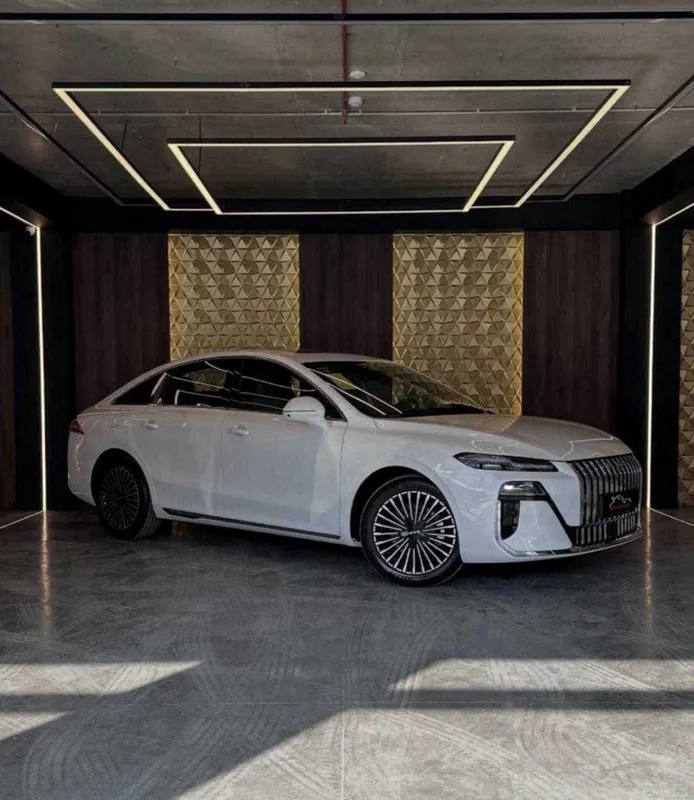Roewe M7 rassrochka