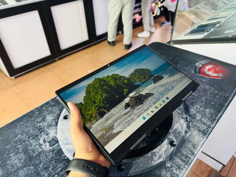 X360 Dynabook Core i5-11gen 8/256GB 4 X360 Dynabook Core i5-11gen 8/256GB 4