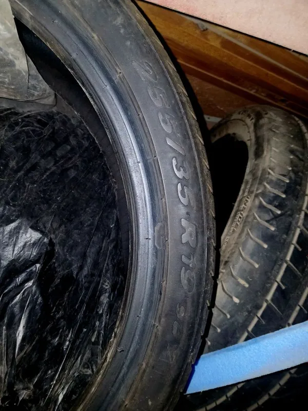 Срочно Pirelli ZERO 255/35/19 продам шыны 4