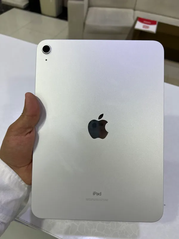 iPad 10 (10th Generation)       64GB Wi-Fi