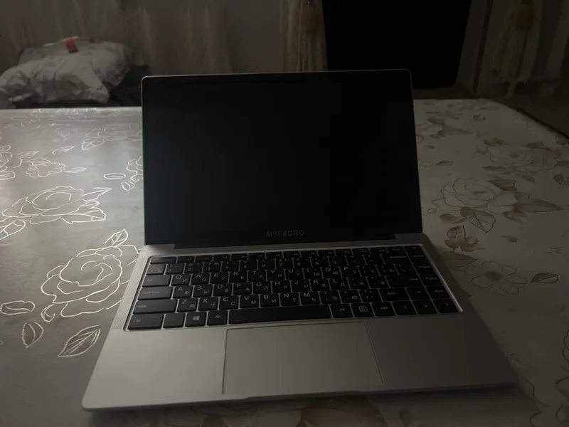 Ноутбук почти новый 1 Ноутбук почти новый 1