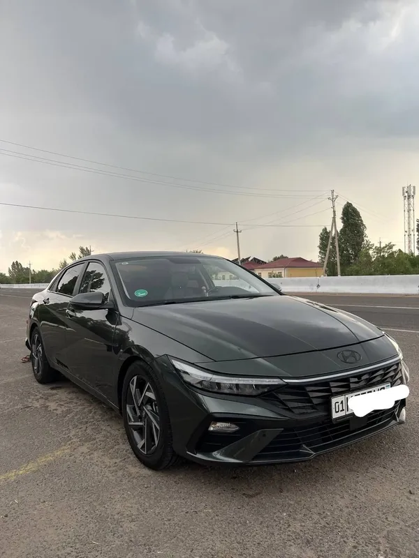 Hyundai Elantra 2023 1
