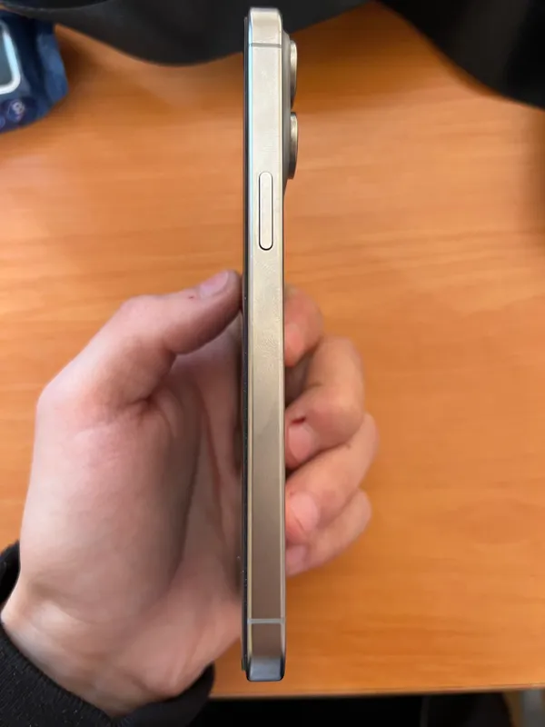 Iphone 15 Pro Max — фото 1