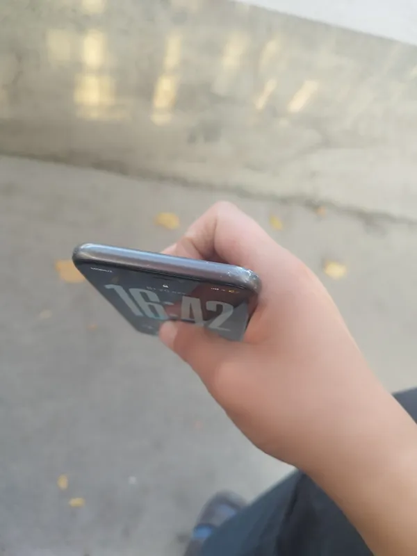 Iphone 11 128 80 yonks 4 Iphone 11 128 80 yonks 4