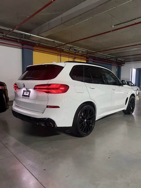 Bmw 40i 2025 yil