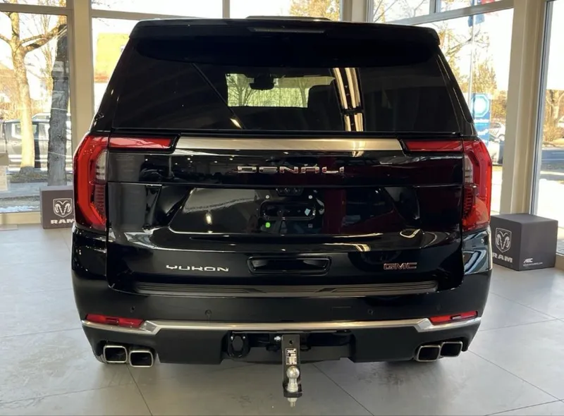 GMC Yukon Denali Black Edition 2026 4 GMC Yukon Denali Black Edition 2026 4