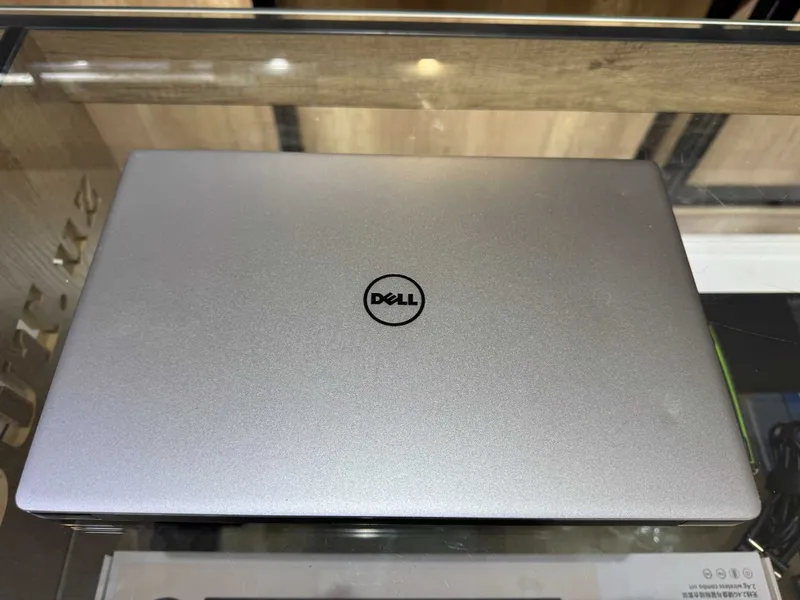 DELL XPS 13 sensorli 4K Intel Core i7-8550U 16 GB tezkor xotira 256 SSD 2 DELL XPS 13 sensorli 4K Intel Core i7-8550U 16 GB tezkor xotira 256 SSD 2