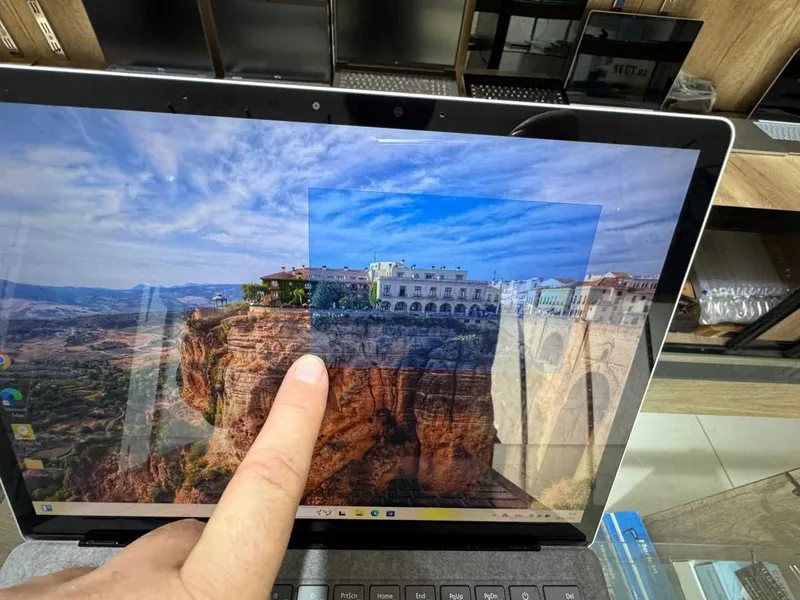Microsoft surface laptop 4 core i5-1145G7 ram 8 ssd 256 4 Microsoft surface laptop 4 core i5-1145G7 ram 8 ssd 256 4