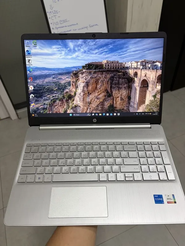 Noutbook HP Laptop i5 — фото 1