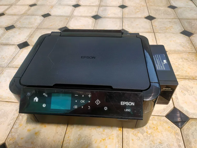 EPSON L850 sotiladi, holati yaxshi 12750 ta chiqargan. 2