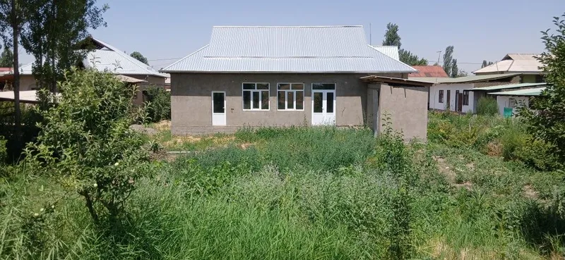 Toshkent viloyati Yuqori Chirchiq tumani Uy sotiladi