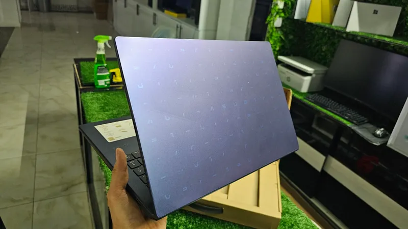 ASUS E510K — состояние отличное, синий, корпус как новый, идеальный. 5 ASUS E510K — состояние отличное, синий, корпус как новый, идеальный. 5