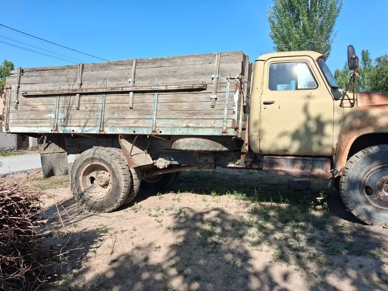 Грузовая автомоболь ГАЗ 53 Грузовая автомоболь ГАЗ 53