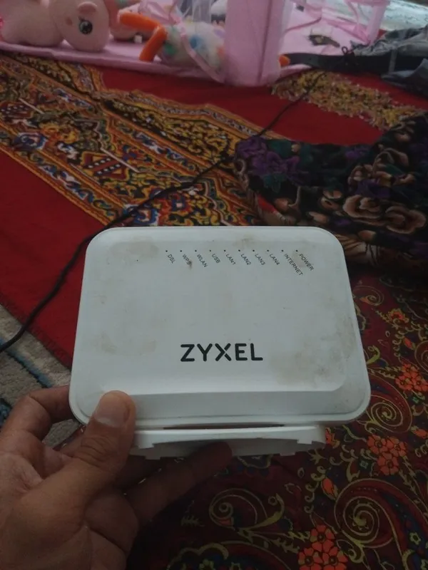 Продаю Wi-FI роутер ZYXEL