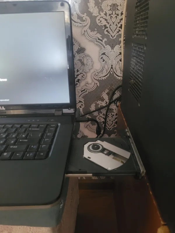 ноутбук DELL 4 ноутбук DELL 4