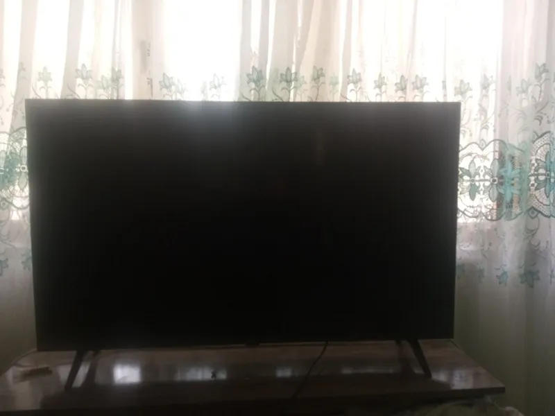 Продаю телевизор LG экран 43 smart срочно — фото 1