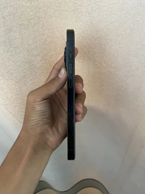 iPhone 14 Pro. 4