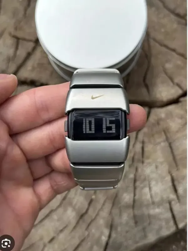 Цифровые спортивные часы Nike 1 Цифровые спортивные часы Nike 1