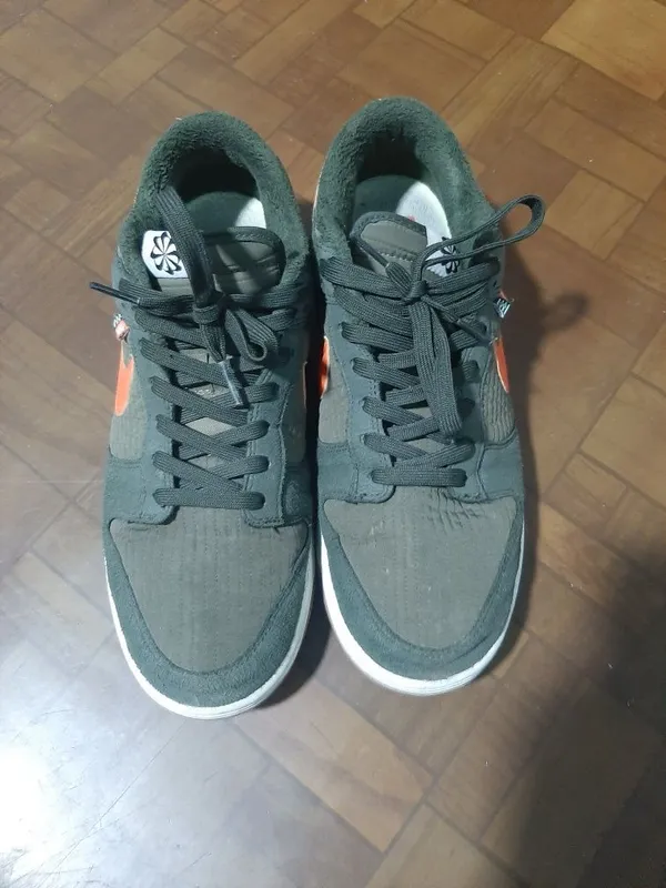 Продам кроссовки NIKE