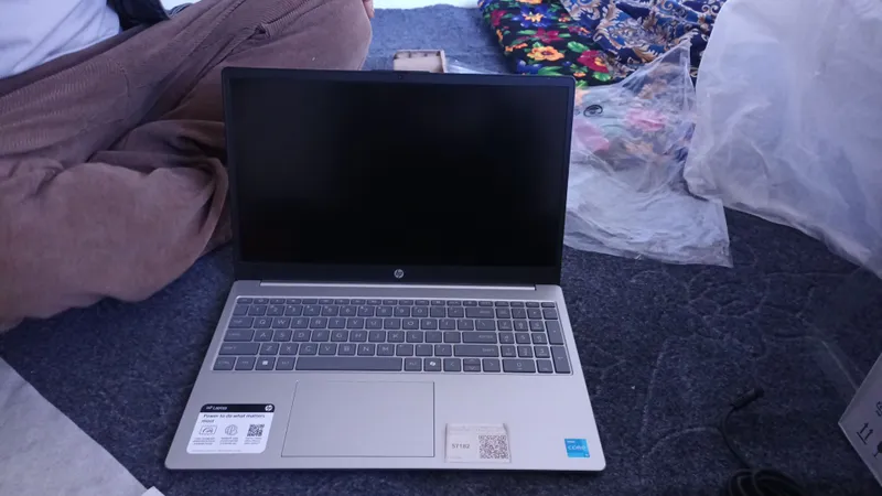 Ноутбук HP 512 с Windows Ноутбук HP 512 с Windows