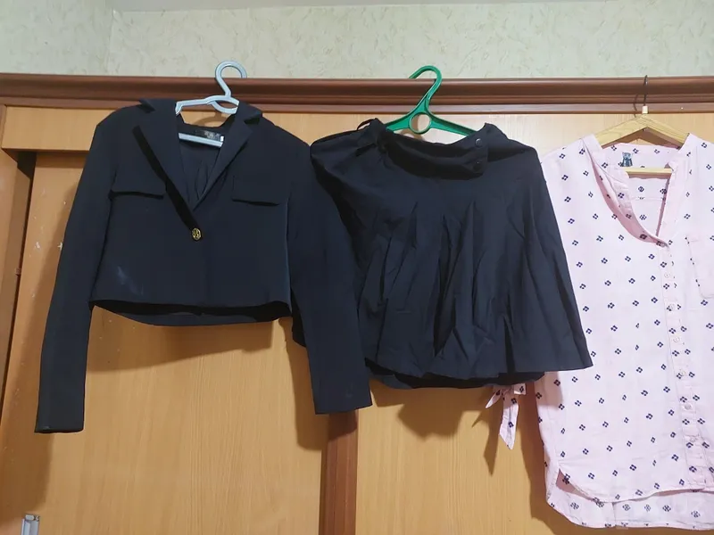 11 yoshli qiz uchun ishlatilgan ayollar kiyimlari va maktab formasi 2 11 yoshli qiz uchun ishlatilgan ayollar kiyimlari va maktab formasi 2
