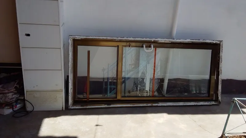 Eshik deraza sotiladi 1